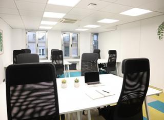 Office space in Calle de Ríos Rosas 42