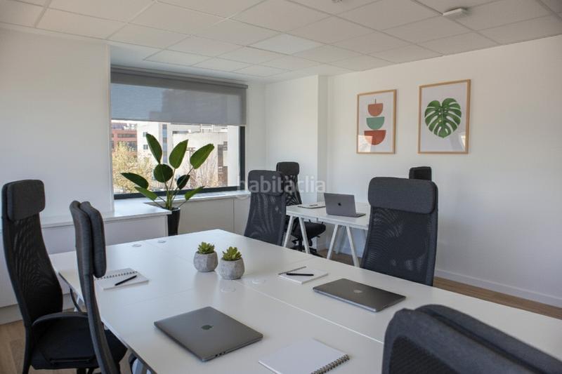 Foto 94102c00-a7a3-43b9-9a76-474316c67a91. Rent office space in calle de la condesa de venadito 1 in Madrid