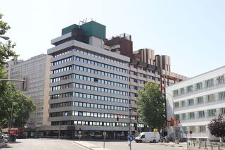 Rent Office space in Calle de orense 70. Despacho privado en azca–castellana | luz natural | todo incluid