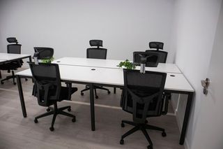 Rent Office space in Calle de henri dunant 19. Despacho privado todo incluido en cuzco | 1 - 8 personas