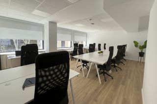 Miete Büro in Calle de la condesa de venadito 1. Oficina privada en arturo soria con luz natural | hasta 13 puest