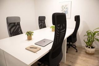 Affitto Ufficio in Avenida de manoteras 24. Oficina privada para 4 personas en zona norte de madrid