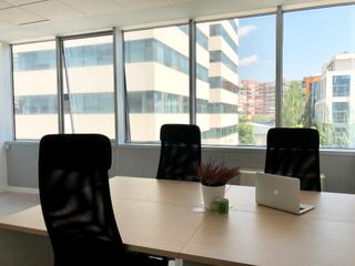 Location Bureau à Avenida de manoteras 24. Oficina privada para equipos de hasta 6 personas.