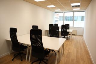 Alquiler Oficina en Avenida de manoteras 24. Oficina privada en manoteras