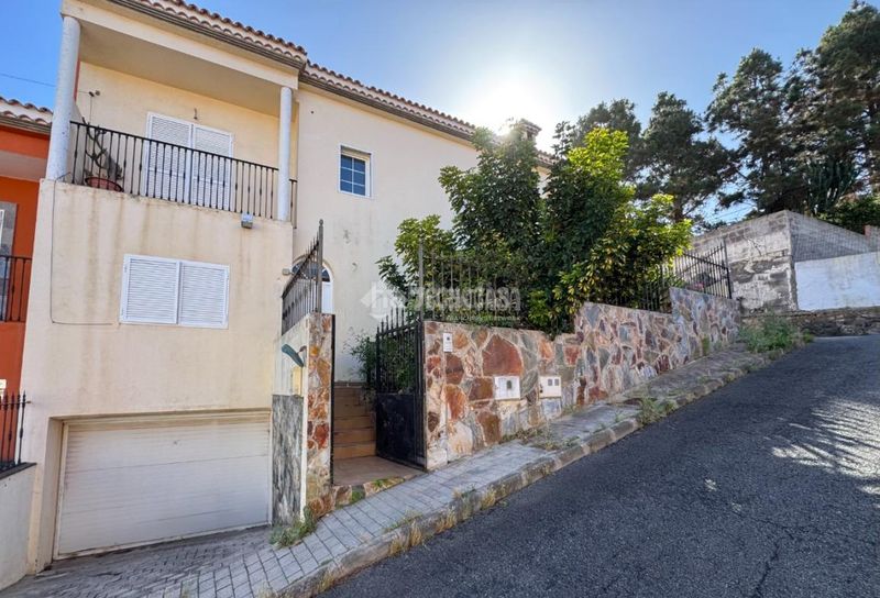 Foto 2c3503a3-4e59-4494-ba3a-df066507b017. Casa aparellada amb aparcament a San José del Álamo - El Hornillo Teror