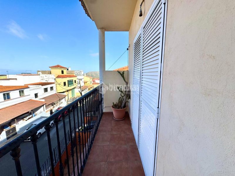 Foto 740d8e09-3b35-4ee8-ac82-9475b6fb85e8. Casa aparellada amb aparcament a San José del Álamo - El Hornillo Teror