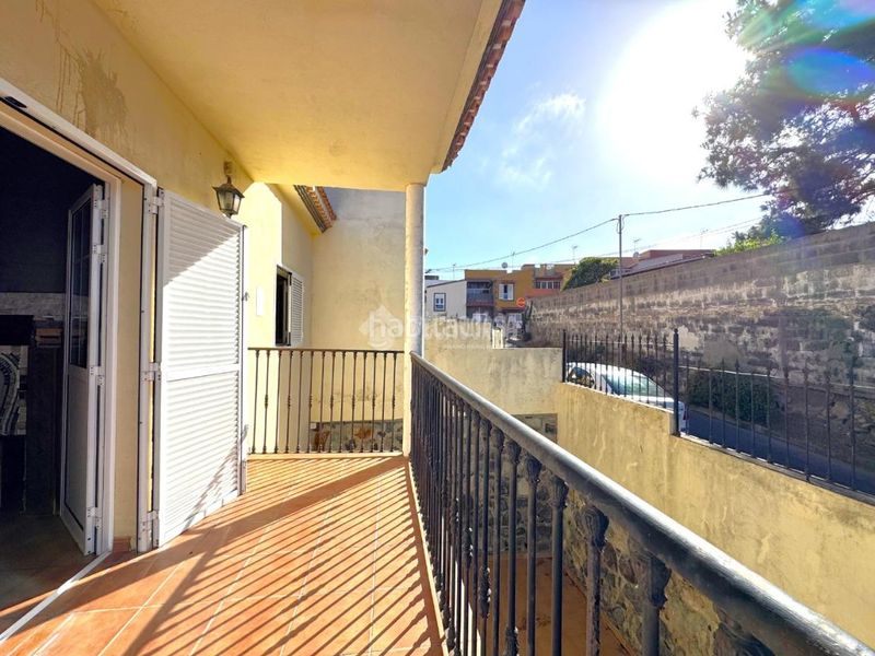 Foto bf88c583-006b-49d6-a339-b53dd57284d4. Casa aparellada amb aparcament a San José del Álamo - El Hornillo Teror