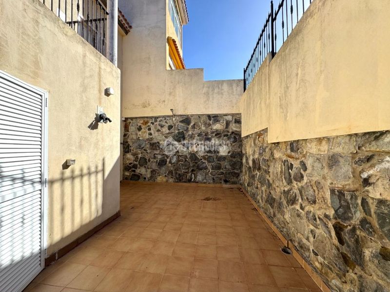 Foto e01b5591-8dda-4e28-9b96-b132f5372b7f. Casa aparellada amb aparcament a San José del Álamo - El Hornillo Teror