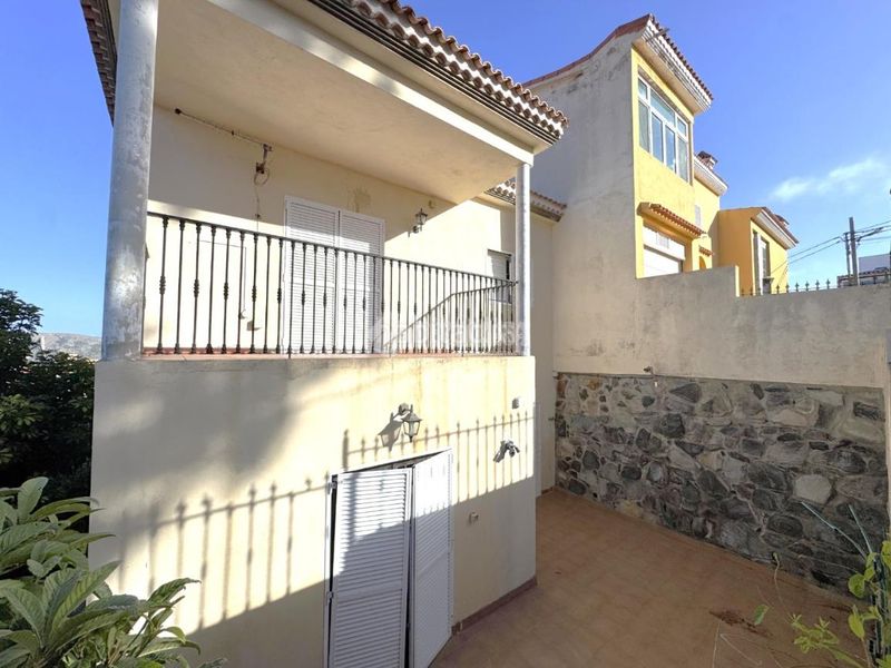 Foto e2c04727-5e95-4fc4-bf08-46f65638aba4. Casa aparellada amb aparcament a San José del Álamo - El Hornillo Teror