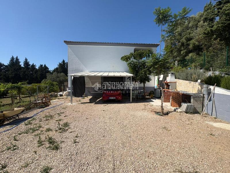 Foto c4764556-6ec3-4a95-a91e-dcef5a4fb05f. Finca rústica a San Roque pueblo San Roque