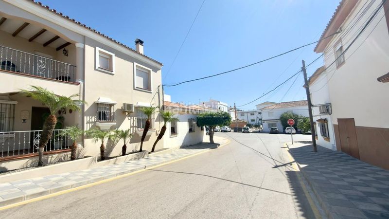 Foto d0224101-cada-4cb5-a21f-c3fbf64a4186. Casa amb aparcament a San Enrique-Guadiaro-Pueblo Nuevo Sotogrande