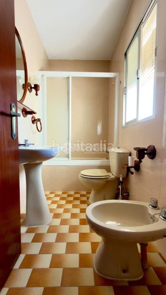 Foto f95f8a89-9dce-4463-91a7-6fdb330ea7a4. Casa amb aparcament a San Enrique-Guadiaro-Pueblo Nuevo Sotogrande