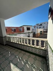 Casa aparellada a Taraguilla-Estación. Casa en venta en san roque