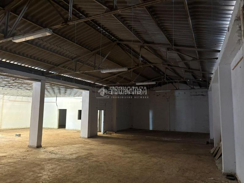 Foto 166dbcb2-5c47-468e-854f-a687605a9567. Local comercial nave en venta en Taraguilla-Estación San Roque