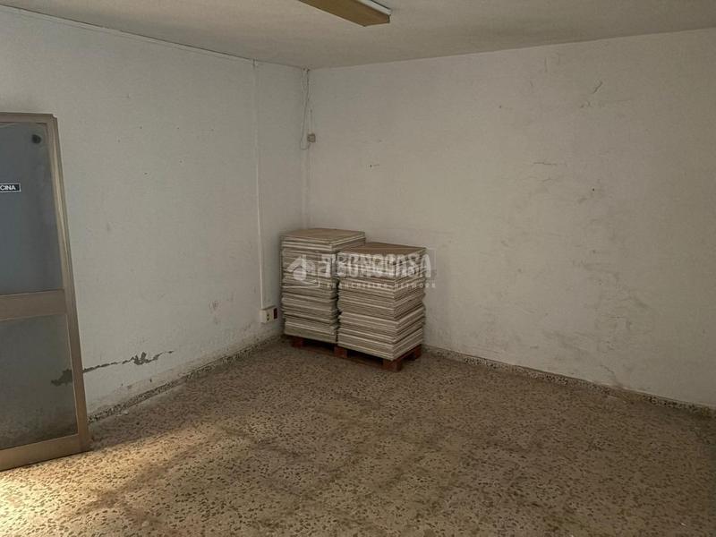 Foto 56e7d1c3-cc0e-49ad-8c0d-fca7edfc03f0. Local comercial nave en venta en Taraguilla-Estación San Roque