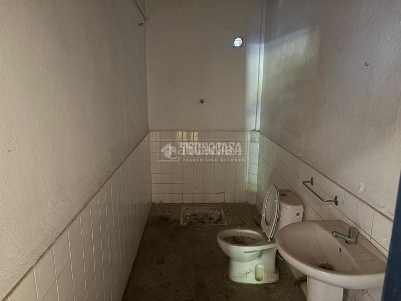 Foto f534281f-53fd-44a3-9a2d-3d0222190c27. Local comercial nave en venta en Taraguilla-Estación San Roque