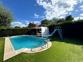 Casa  Del río jarama. Chalet calle rio jarama rivasvacimadrid