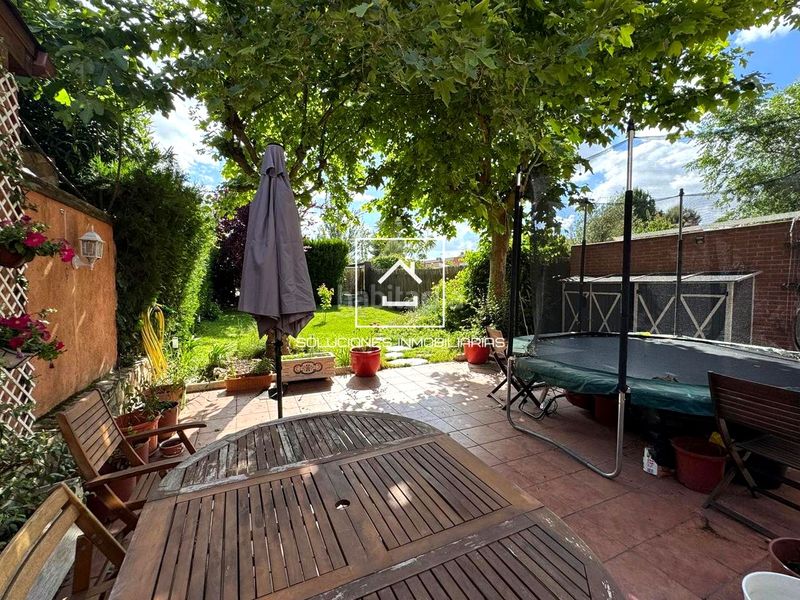 Foto 95c765b2-2edd-453f-90c5-be590807a60e. Casa amb aparcament piscina a Urbanizaciones Rivas - Vaciamadrid