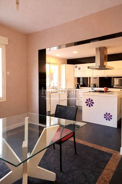 Foto 150e2160-d89c-4411-991b-99d061a59047. Casa amb piscina a Urbanizaciones Rivas - Vaciamadrid