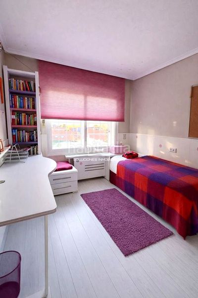 Foto 5a498d88-9e2b-4a3f-a604-ee6fe60cf97e. Casa amb piscina a Urbanizaciones Rivas - Vaciamadrid