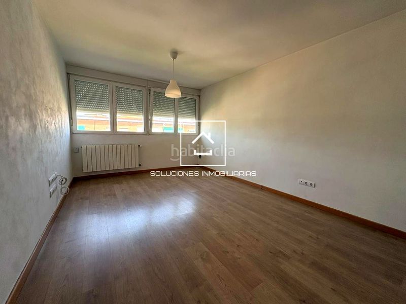 Foto f792e79a-3d30-4f0f-b9ce-edcd94e77893. Pis a Vinateros Madrid