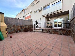 Maison  Avenida de los villares. Chalet en arganda del rey