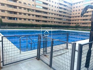 Etagenwohnung in El Quiñón. Urbanización privada en seseña