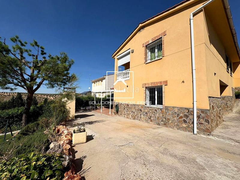 Foto 7bd749b9-0b51-4d4c-bc9a-bc7877426c40. Casa amb piscina a Colmenar de Oreja