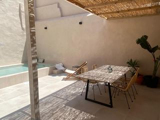 Reihenhaus in Casco Urbano. Vivienda unifamiliar en el centro de naquera