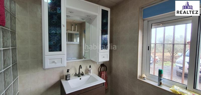 Foto e063adce-3122-4d7a-9f0a-1cad0c40f315. Casa parcela con casa hipotecable en Lebrija