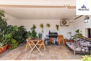 Casa a Centro. La vivienda perfecta con solárium, garaje y local comercial en e