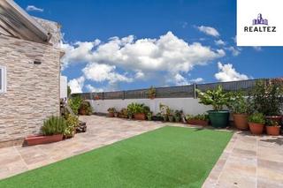 Casa en Centro. La vivienda perfecta con solrium, garaje y local comercial en e