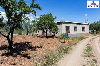 Masía en Cádiar. Finca de más de 25 hectáreas con almendros ecológicos y cortijo