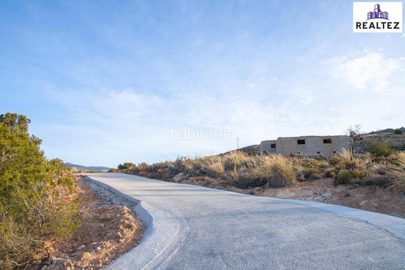 Foto fb712e44-a40f-4908-9ae4-a577b4dde015. Finca rústica finca en venta con una nave construida y cultivo de almendros en producción. en Alcolea