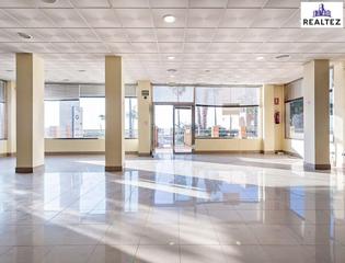 Lloguer Local Comercial a Aguadulce Norte. Gran local comercial en alquiler en aguadulce