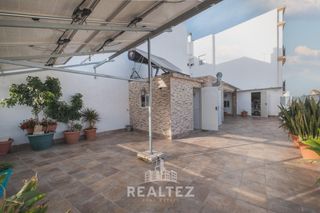 Casa en Centro. Vivienda de 241 m2 con m�ltiples posibilidades  zona madre de di