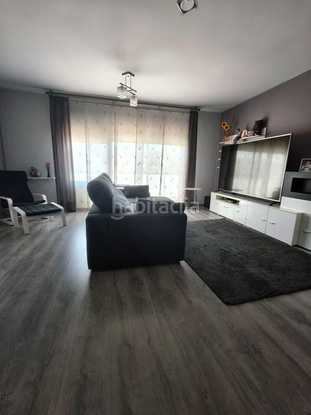 Foto eff15cb6-913e-486d-b59f-cc34c564e4d1. Dúplex amb aparcament a Riera Cornellà de Llobregat