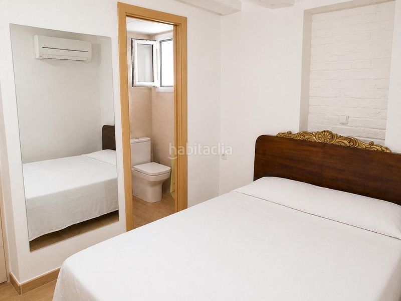 Foto 6fe90fa6-0e05-4417-9493-ad97efb51fe1. Pis a Raval Barcelona