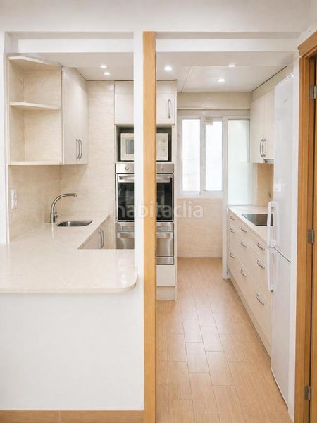 Foto 97d38f30-0ffe-4bb1-ae32-3064323a7636. Pis a Raval Barcelona