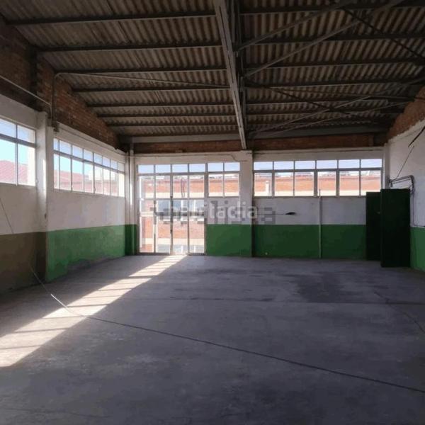 Foto cf26cfbf-317c-4b83-87ba-1e4f3cdc580e. Alquiler nave industrial local en alquiler 2 planta en el centro en Mataró