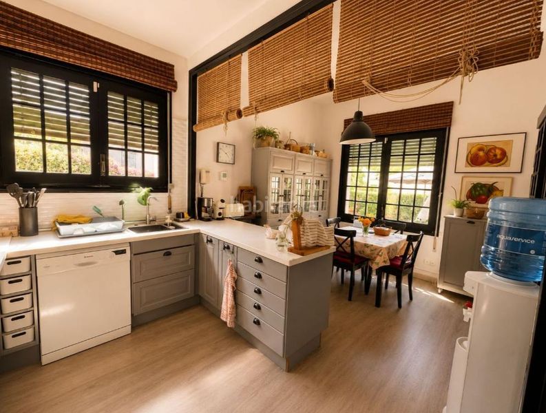 Foto c40c0a8f-f20e-40d5-bc26-2a7d070372e7. Casa a Alella