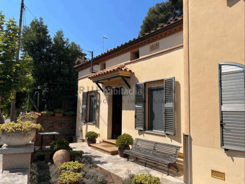 Foto 3835b66f-9c19-4ce4-bee9-5e3d1e4d091c. Casa  unifamiliar a 4 vientos en el corazón en Teià
