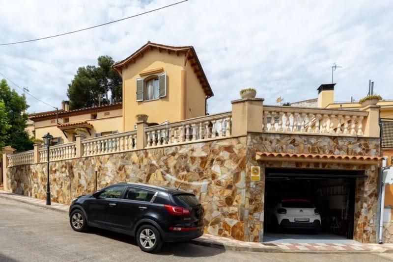 Foto 5af3a027-dd38-4342-9605-f1d81b6ec6a4. Casa  unifamiliar a 4 vientos en el corazón en Teià