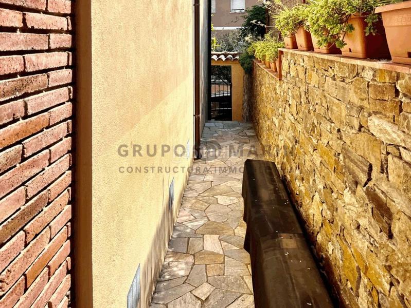 Foto f1750fcc-56d7-4256-aca3-d1c39afb3488. Casa  unifamiliar a 4 vientos en el corazón en Teià