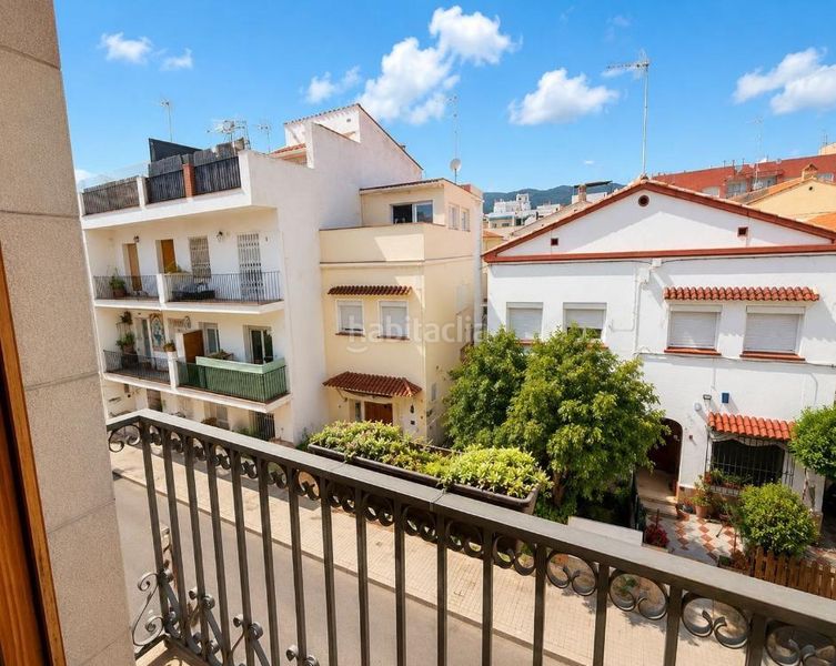 Foto a25d5e05-d9b1-4df0-8425-492cd8d9bf40. Casa a Banyeres Premià de Mar