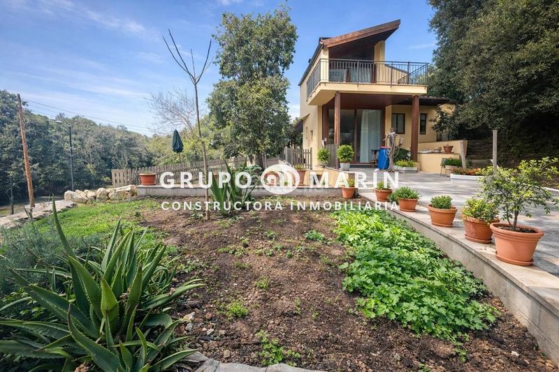 Foto c01d67ae-e332-4836-b5d8-850825d33619. Casa a Llinars del Vallès