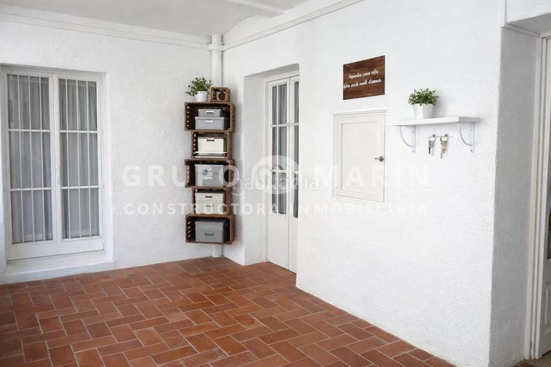 Foto e75b9975-8354-443d-b26a-e14a614829f4. Edifici a Sant Sadurní d´Anoia