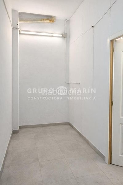 Foto 12a91276-d108-49d5-84d4-26bec90e488f. Local comercial a Centre Sant Boi de Llobregat