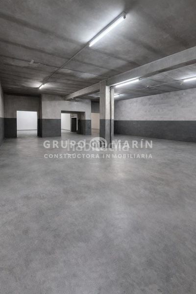 Foto a9f4922c-6d9d-4c51-a318-56e95e16362e. Local comercial a Centre Sant Boi de Llobregat