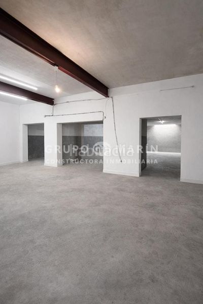 Foto b9832bc1-24b0-4ed0-af3a-e4954ea8e972. Local comercial a Centre Sant Boi de Llobregat